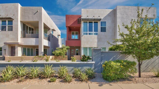 9001 E San Victor Dr in Scottsdale, AZ - Building Photo - Building Photo