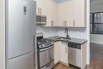 54-38 Arnold Ave, Unit 2R in Queens, NY - Building Photo - Building Photo