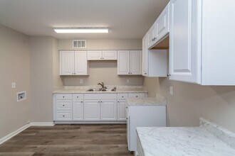 453 Charter Ave in Memphis, TN - Building Photo - Building Photo