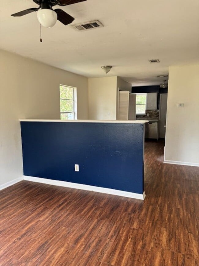 513 Centre St in San Marcos, TX - Building Photo - Building Photo