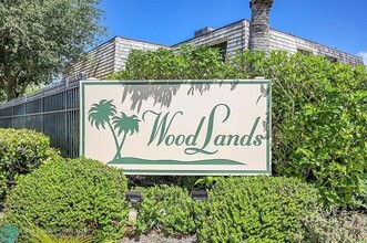 302 Woodland Rd in Palm Springs, FL - Building Photo - Building Photo