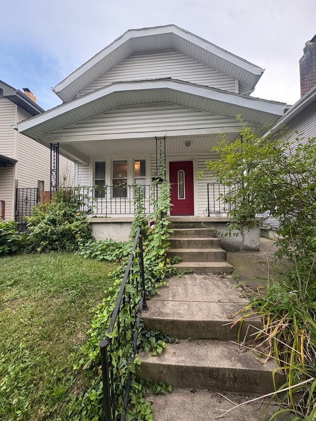 property at 513 E Jenkins Ave