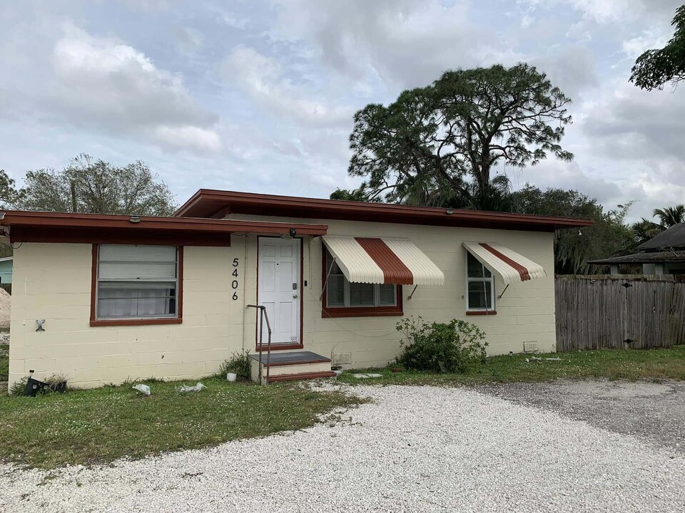 5406 Oleander Ave in Fort Pierce, FL - Building Photo