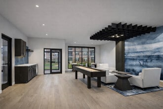 Larsen Orchard Terrace in Hobart, WI - Foto de edificio - Building Photo