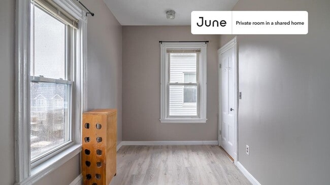 Private bedroom in 5 bed/1 bath Home in Boston, MA - Building Photo - Building Photo