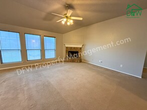 7033 Snowy Owl St in Arlington, TX - Building Photo - Building Photo
