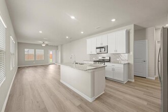 600 Ezra Ln in McKinney, TX - Foto de edificio - Building Photo
