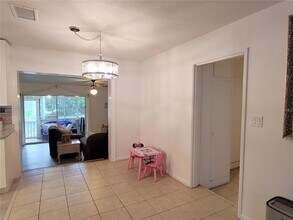 906 E Wisconsin Ave in DeLand, FL - Building Photo - Building Photo
