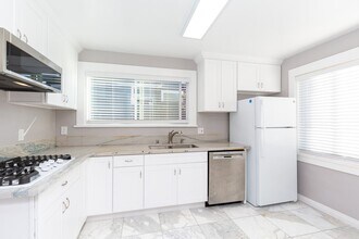 3125 Hawk St-Unit -Unit 1 in San Diego, CA - Building Photo - Building Photo