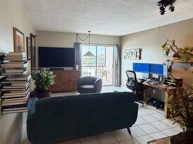 3640 NW 9th St in Miami, FL - Building Photo