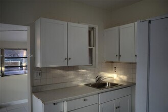 43 SW 11th St in Dania Beach, FL - Foto de edificio - Building Photo