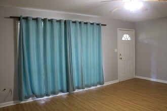 3908 Bridle Path in Marshall, TX - Building Photo - Building Photo