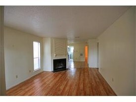 1903 W Loop in Austin, TX - Building Photo