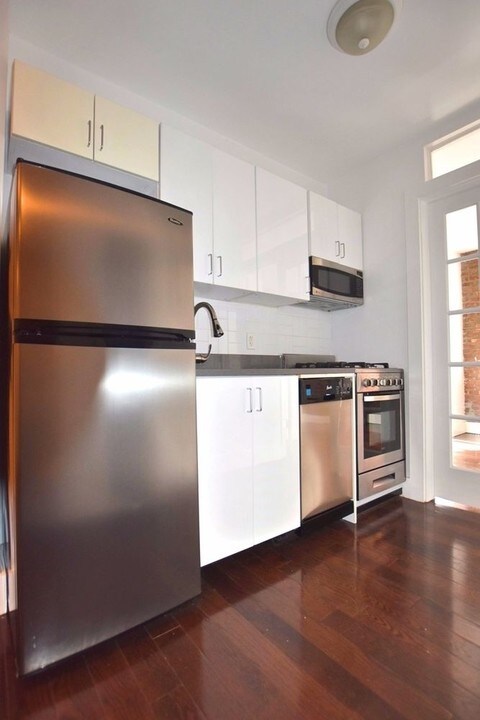 74 Forsyth St in New York, NY - Building Photo