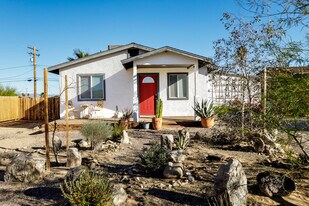 5655 Encelia Dr in Twentynine Palms, CA - Building Photo