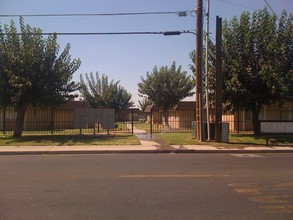 The Albany Apartments in Delano, CA - Building Photo - Building Photo