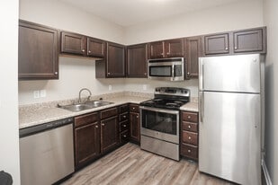 5700 Madison Apartments & Edgewood on Madison in Indianapolis, IN - Building Photo