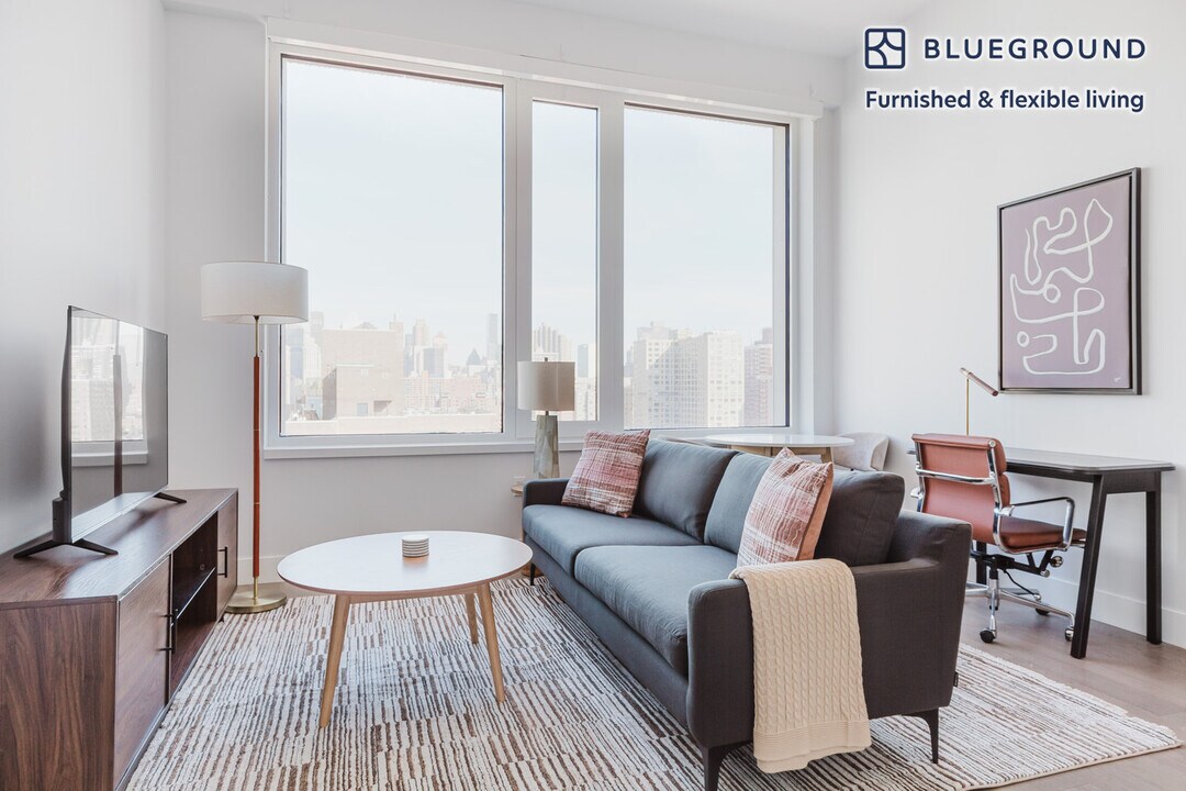 200 E 23rd St in New York, NY - Building Photo