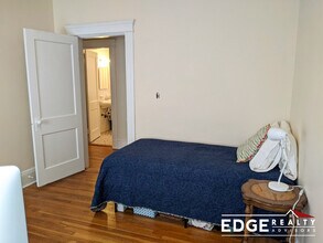 16 Fuller St, Unit 4 in Brookline, MA - Building Photo - Building Photo