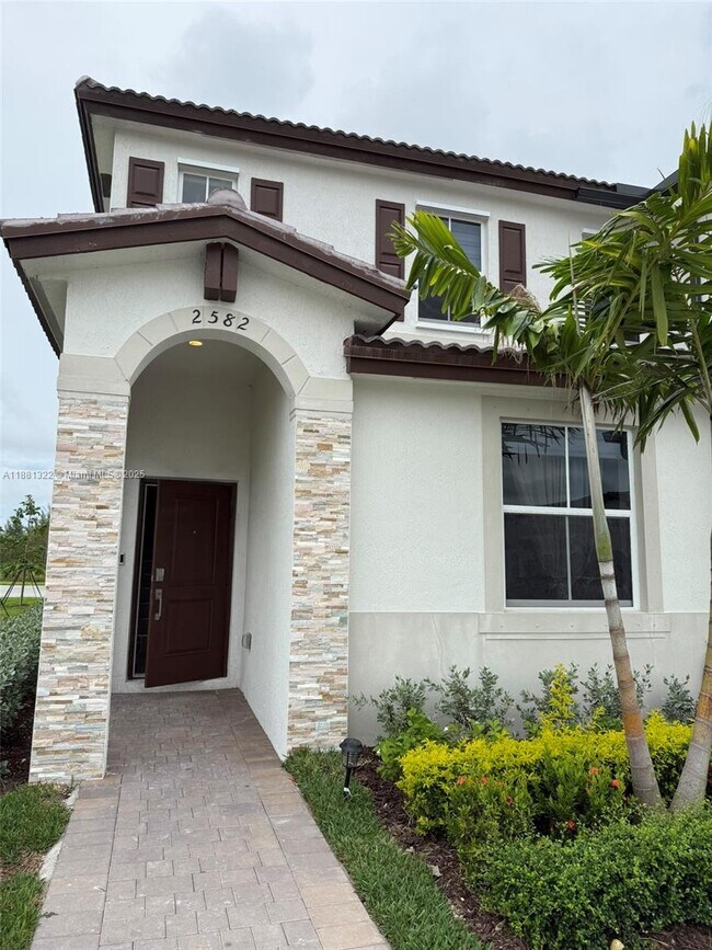 property at 2582 SE 29th St