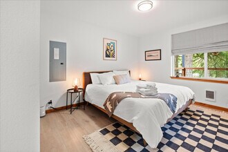 119 Winthrop Pl in Ashford, WA - Foto de edificio - Building Photo