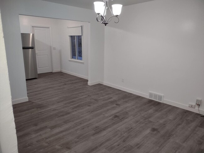 property at 2315 Rochester Ct