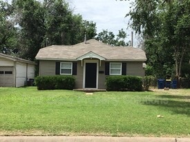 404 S Burdick St in Stillwater, OK - Building Photo