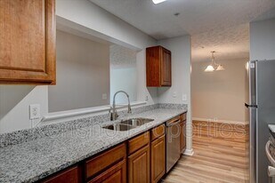 5302 Fairington Club Dr in Stonecrest, GA - Building Photo