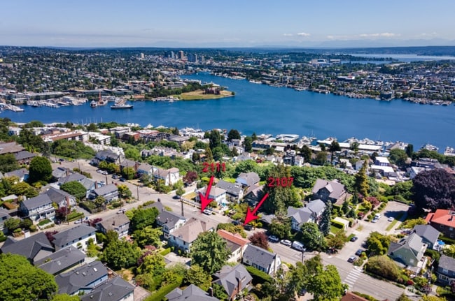 2107 5th Ave N, Unit D in Seattle, WA - Building Photo - Building Photo