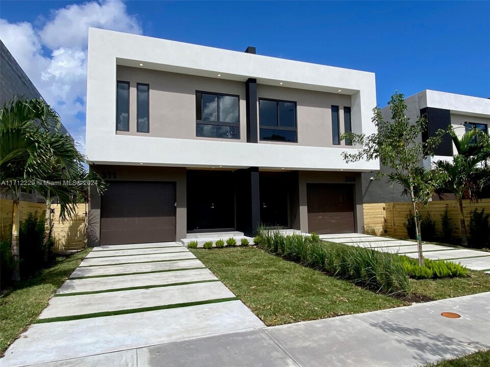 311 SW 10th St in Fort Lauderdale, FL - Building Photo