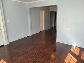1111 Jefferson St, Unit A in Jefferson City, MO - Building Photo - Building Photo
