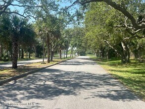 425 Catamaran Dr in Merritt Island, FL - Building Photo - Building Photo