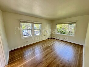 7903 SE 17th Ave in Portland, OR - Building Photo - Building Photo