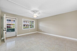 10033 64th Ave N in St. Petersburg, FL - Building Photo - Building Photo