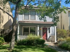 2414 Amapola Dr, Unit 1-318 in Davis, CA - Building Photo - Building Photo