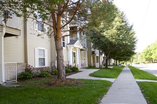 Fairfax Apartments West in Omaha, NE - Building Photo