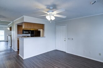 Peppertree Apartment Homes in Lafayette, LA - Building Photo - Building Photo