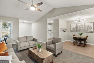 5454 Glen Haven Dr in Atlanta, GA - Building Photo - Building Photo