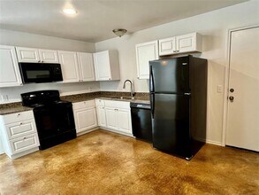 618 Thomas St in Bonham, TX - Foto de edificio - Building Photo
