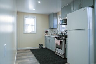 12 Smith St in Derby, CT - Building Photo - Building Photo