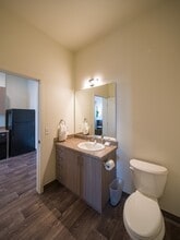 Karl's Farm Affordable Senior Apartments in Northglenn, CO - Foto de edificio - Building Photo