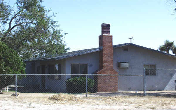 9641 7th Ave in Hesperia, CA - Foto de edificio - Building Photo