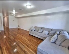 12 Bergen Ave in Jersey City, NJ - Building Photo - Building Photo