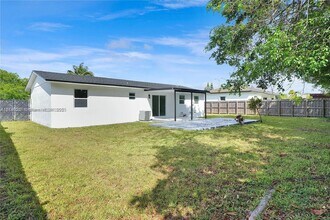 439 SW 17th Terrace in Homestead, FL - Building Photo - Building Photo