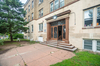 365 12th Avenue Apartments in Paterson, NJ - Foto de edificio - Building Photo