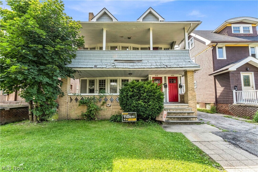 1618 Eddington Rd, Unit 1/DN in Cleveland Heights, OH - Foto de edificio