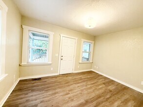 1907 E 18th St in Bremerton, WA - Building Photo - Building Photo