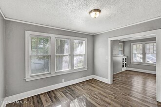 1431 W 26th St in Jacksonville, FL - Foto de edificio - Building Photo
