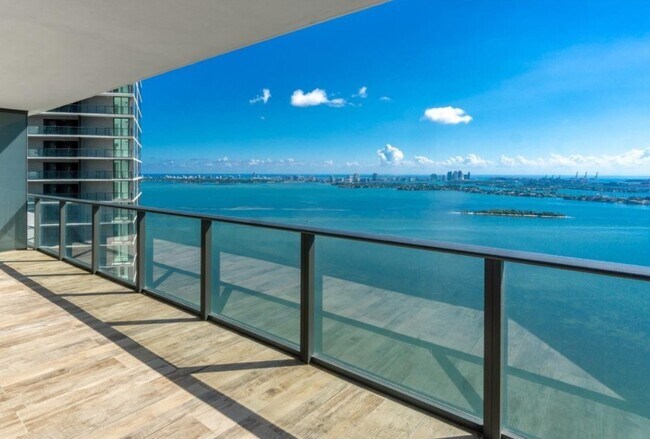 650 NE 32nd St, Unit 4006 in Miami, FL - Building Photo - Building Photo