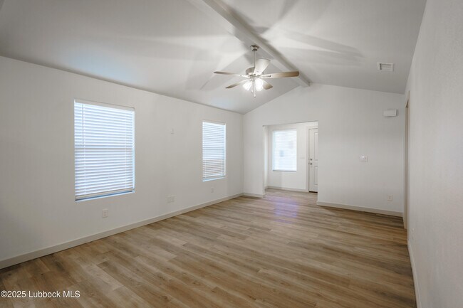 8004 Elm Ave in Lubbock, TX - Building Photo - Building Photo